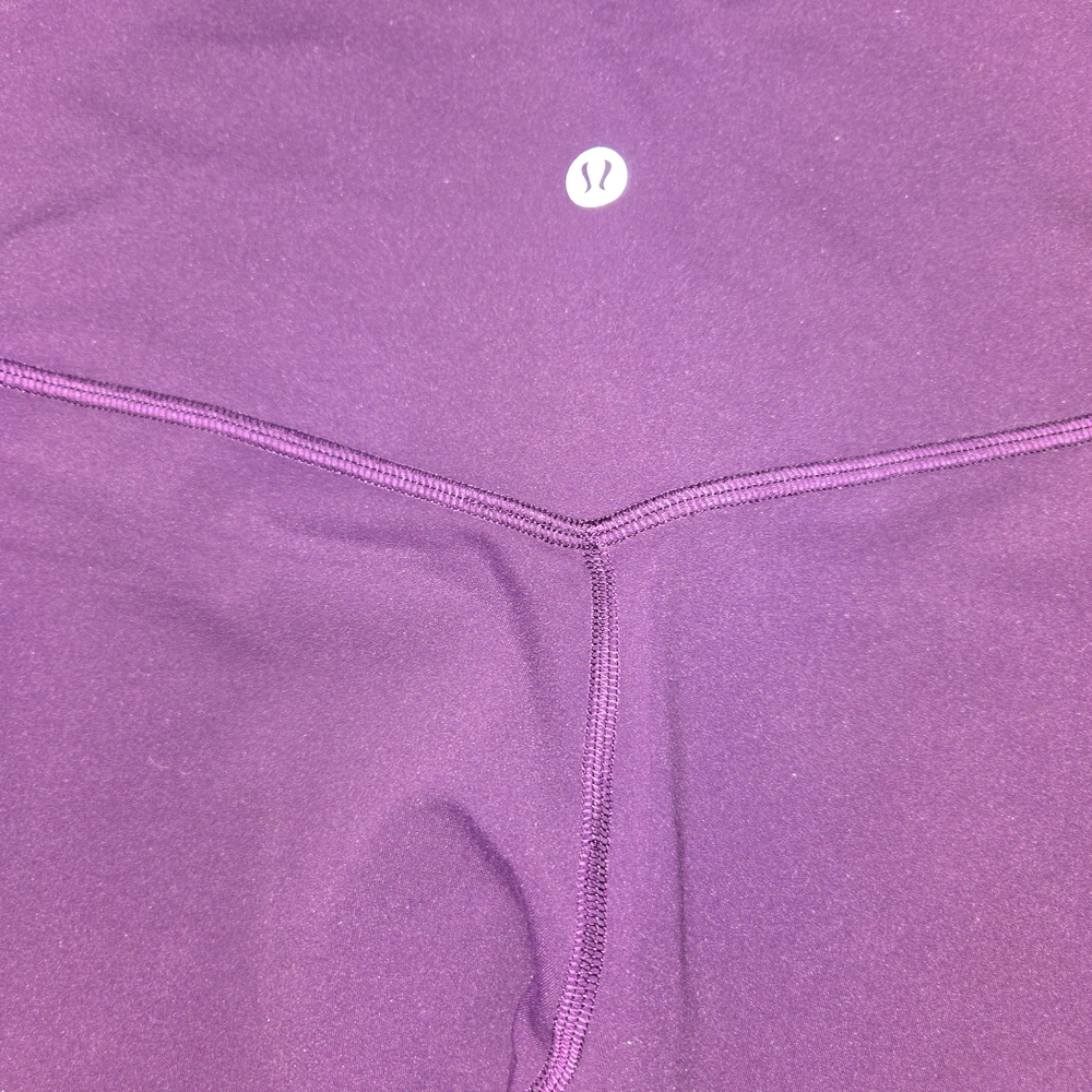 Lululemon Purple Leggings Size 6 No Tag .Not Worn Brand New.